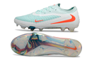CHUTEIRA NIKE PHANTOM 6 ELITE CAMPO "MAD ENERGY" - BRANCA E CIANO