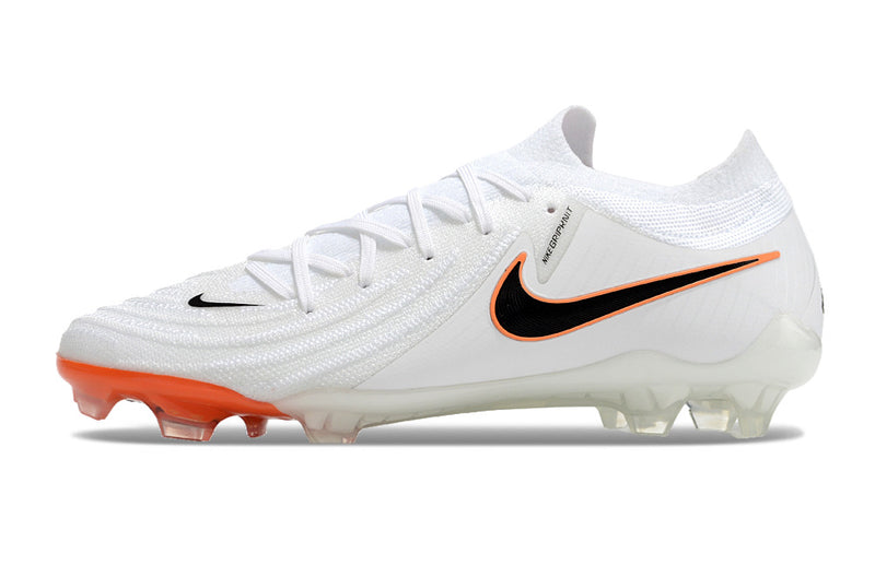 CHUTEIRA NIKE PHANTOM GX II ELITE CAMPO - BRANCA E LARANJA