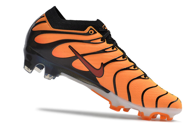 CHUTEIRA NIKE AIR ZOOM MERCURIAL VAPOR 15 ELITE CAMPO "AIR MAX TN" - LARANJA E PRETA