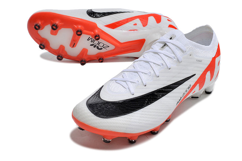 CHUTEIRA NIKE AIR ZOOM MERCURIAL VAPOR 15 ELITE CAMPO (AG) "READY" - BRANCA E VERMELHA