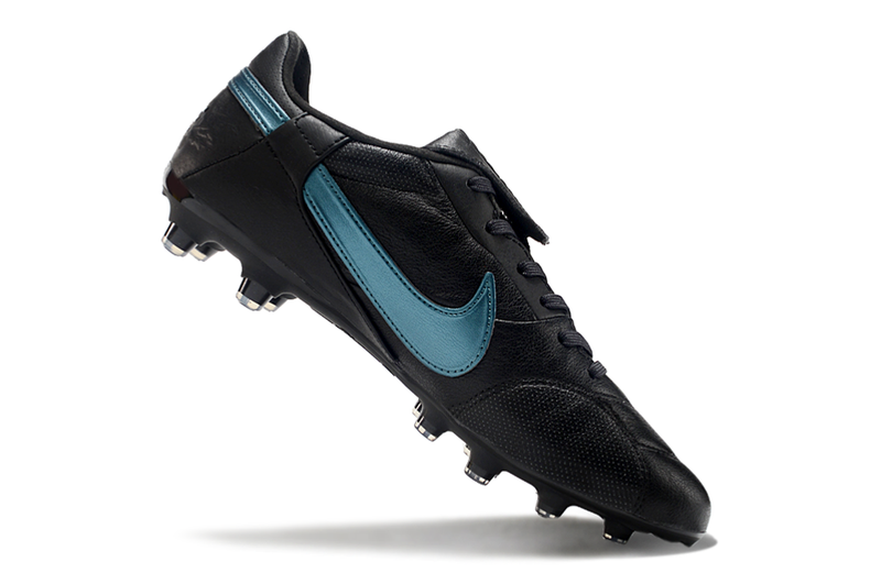 CHUTEIRA NIKE PREMIER III ELITE CAMPO - PRETA