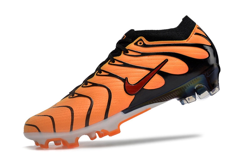 CHUTEIRA NIKE AIR ZOOM MERCURIAL VAPOR 15 ELITE CAMPO "AIR MAX TN" - LARANJA E PRETA