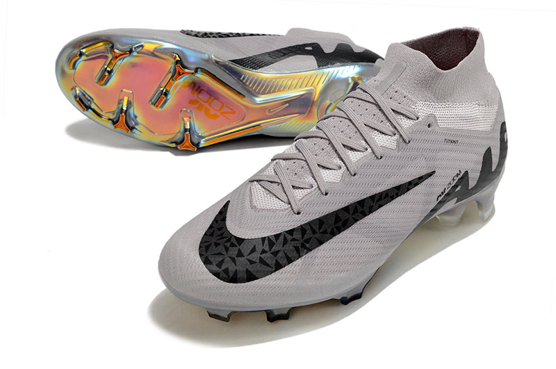 CHUTEIRA NIKE AIR ZOOM MERCURIAL SUPERFLY 9 ELITE CAMPO "RISING GEM" - CINZA E PRETA