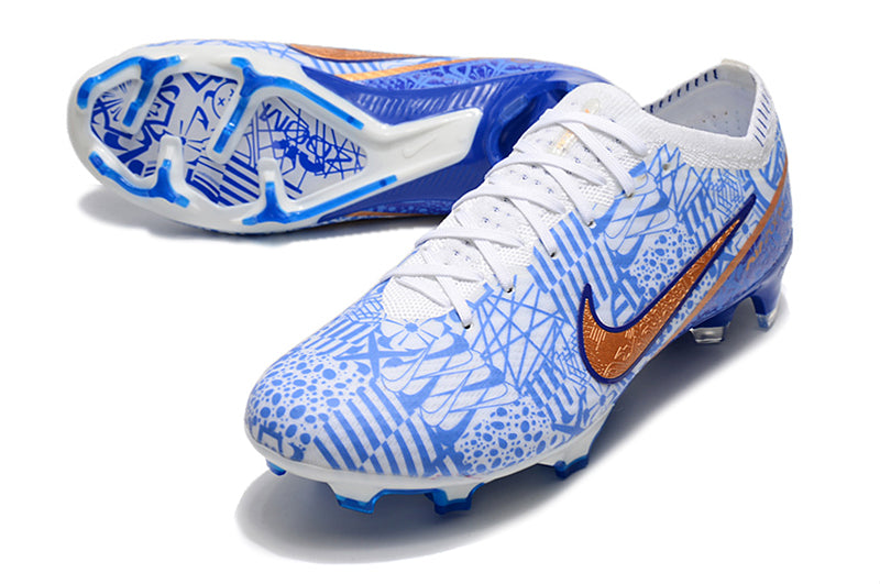 CHUTEIRA NIKE AIR ZOOM MERCURIAL VAPOR 15 ELITE CAMPO "CR7" - BRANCA E AZUL