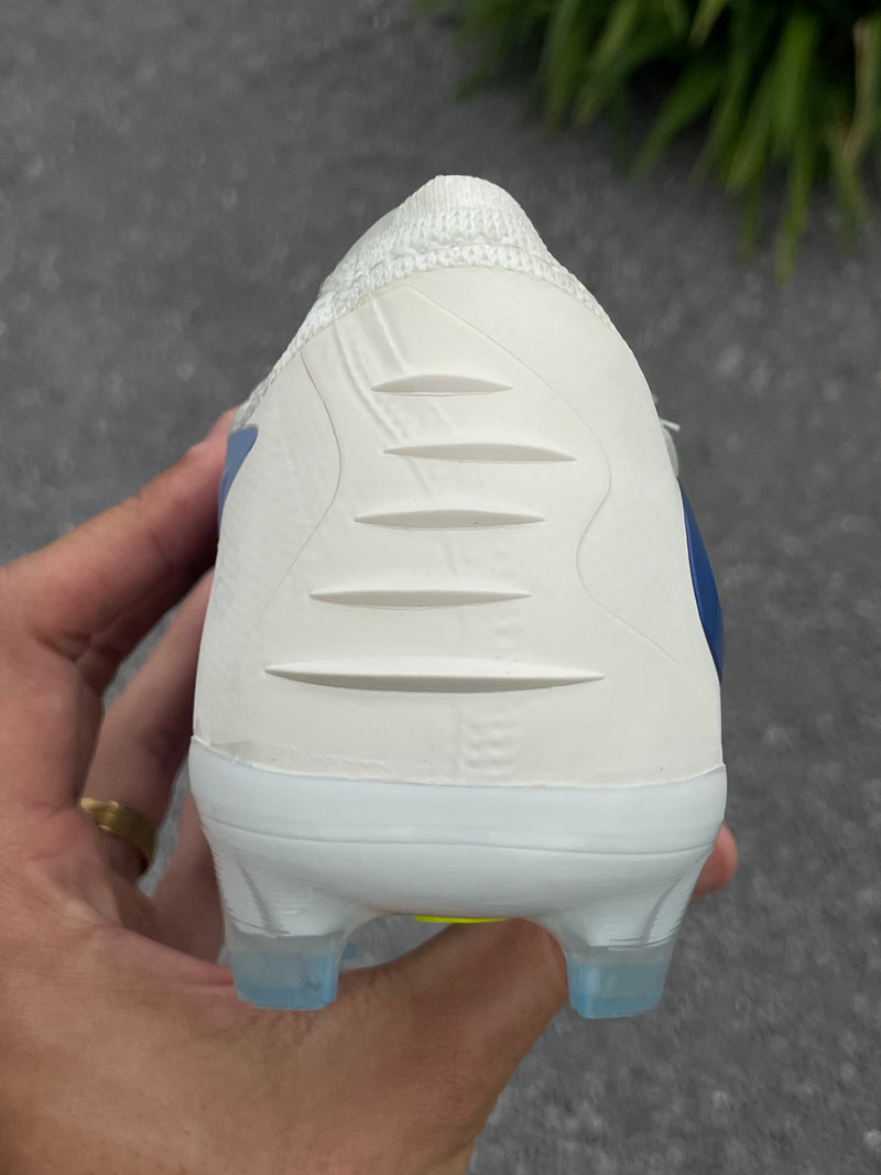 [PRONTA ENTREGA] CHUTEIRA NIKE PHANTOM 6 ELITE CAMPO "FEAR NOTHING" - BRANCA E AZUL