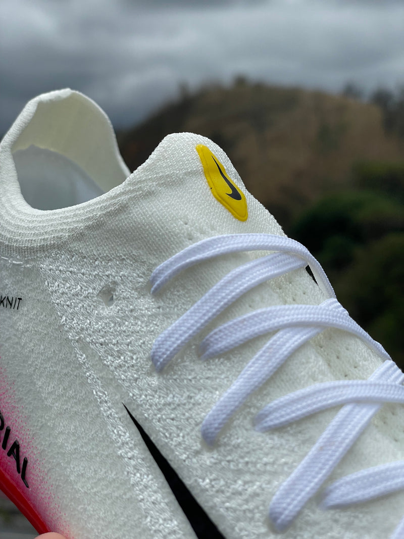 [PRONTA ENTREGA] CHUTEIRA NIKE AIR ZOOM MERCURIAL VAPOR 16 ELITE CAMPO "FEAR NOTHING" - BRANCA E VERMELHA