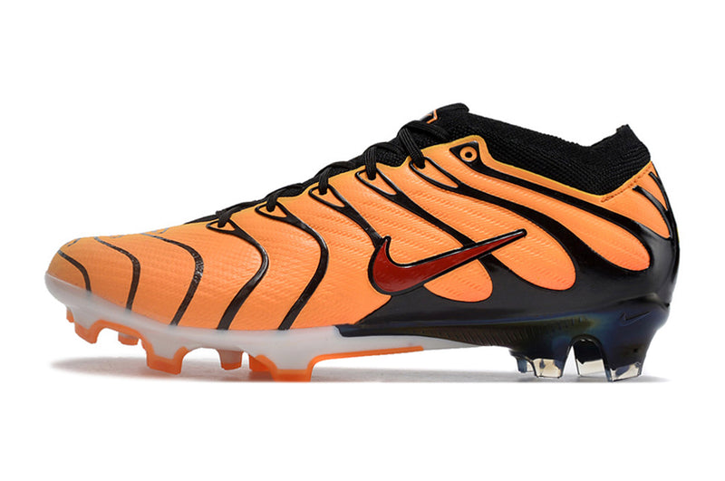 CHUTEIRA NIKE AIR ZOOM MERCURIAL VAPOR 15 ELITE CAMPO "AIR MAX TN" - LARANJA E PRETA