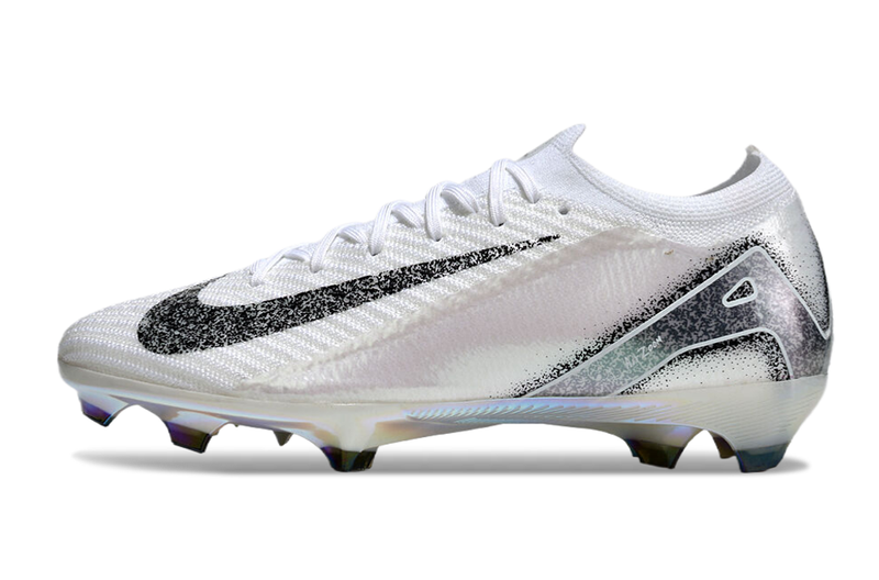 CHUTEIRA NIKE AIR ZOOM MERCURIAL VAPOR 16 ELITE CAMPO - BRANCA E PRETA