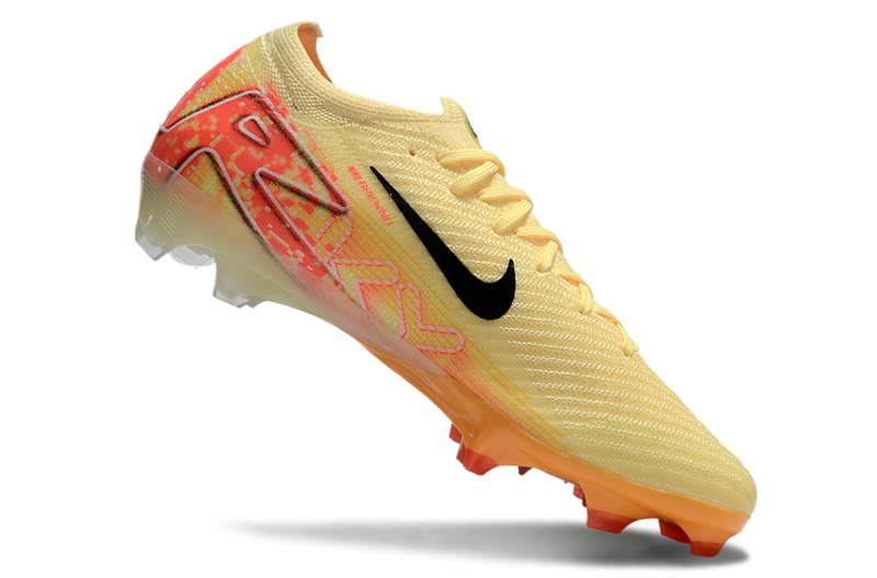 CHUTEIRA NIKE AIR ZOOM MERCURIAL VAPOR 16 ELITE CAMPO "MBAPPÉ" - AMARELA E LARANJA