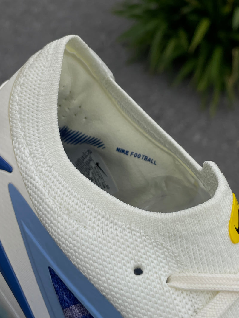 [PRONTA ENTREGA] CHUTEIRA NIKE PHANTOM 6 ELITE CAMPO "FEAR NOTHING" - BRANCA E AZUL