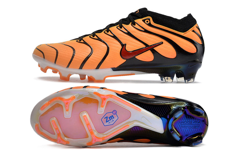 CHUTEIRA NIKE AIR ZOOM MERCURIAL VAPOR 15 ELITE CAMPO "AIR MAX TN" - LARANJA E PRETA