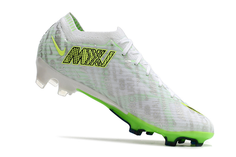 CHUTEIRA NIKE AIR ZOOM MERCURIAL VAPOR 15 ELITE CAMPO "XXV" -BRANCA E VERDE