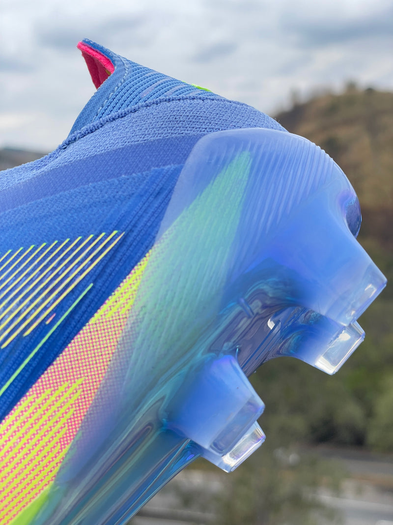 CHUTEIRA ADIDAS F50 LACELESS LIGHTSTRIKE PRO ELITE CAMPO - AZUL E COLORIDA (PRONTA ENTREGA)