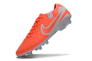 CHUTEIRA NIKE TIEMPO LEGEND 10 ELITE CAMPO - LARANJA E BRANCA