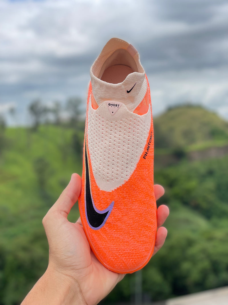 CHUTEIRA NIKE PHANTOM GX DYNAMIC FIT ELITE SOCIETY - LARANJA (PRONTA ENTREGA)