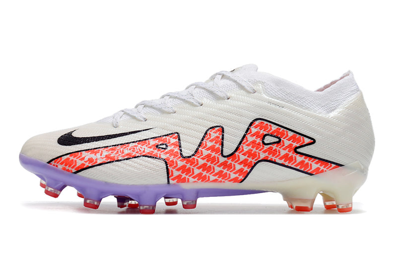 CHUTEIRA NIKE AIR ZOOM MERCURIAL VAPOR 15 ELITE CAMPO (AG) "DISRUPTION" - BRANCA E VERMELHA
