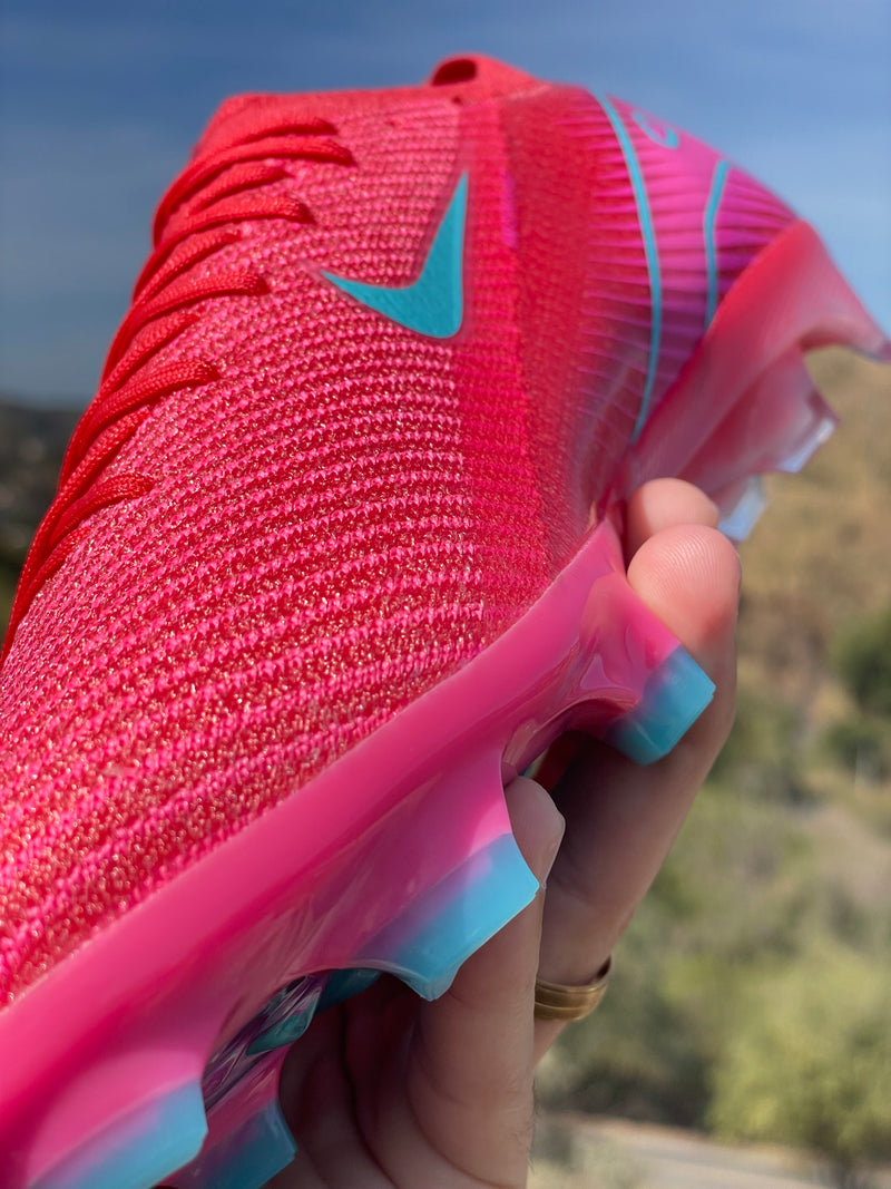 [PRONTA ENTREGA] CHUTEIRA NIKE AIR ZOOM MERCURIAL VAPOR 16 ELITE CAMPO "MAD ENERGY" - ROSA E AZUL