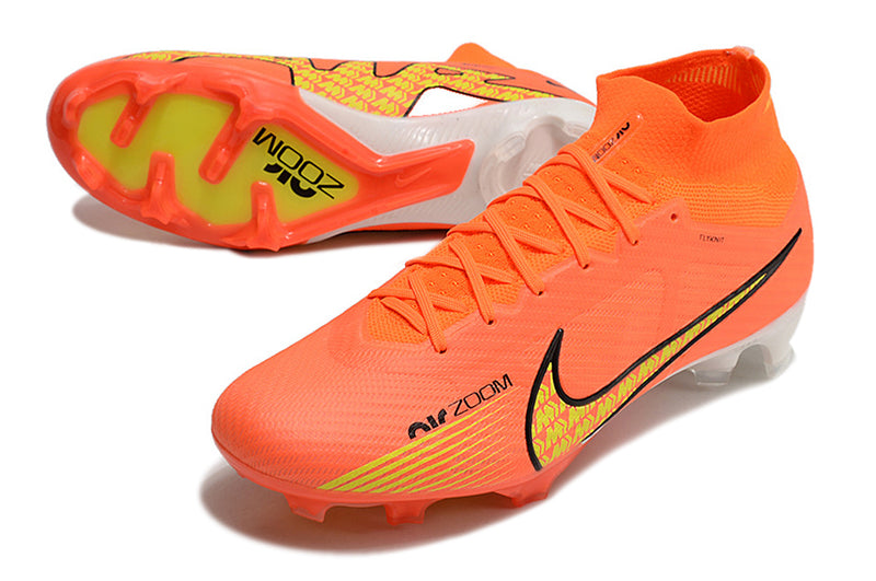 CHUTEIRA NIKE AIR ZOOM MERCURIAL SUPERFLY 9 ELITE CAMPO - LARANJA E AMARELA