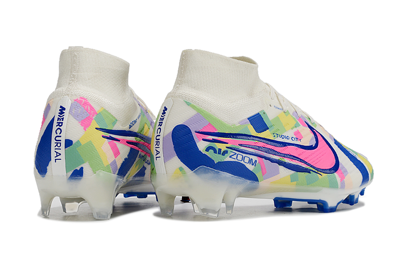 CHUTEIRA NIKE AIR ZOOM MERCURIAL SUPERFLY 9 ELITE CAMPO "SOCAL" - BRANCA E COLORIDA