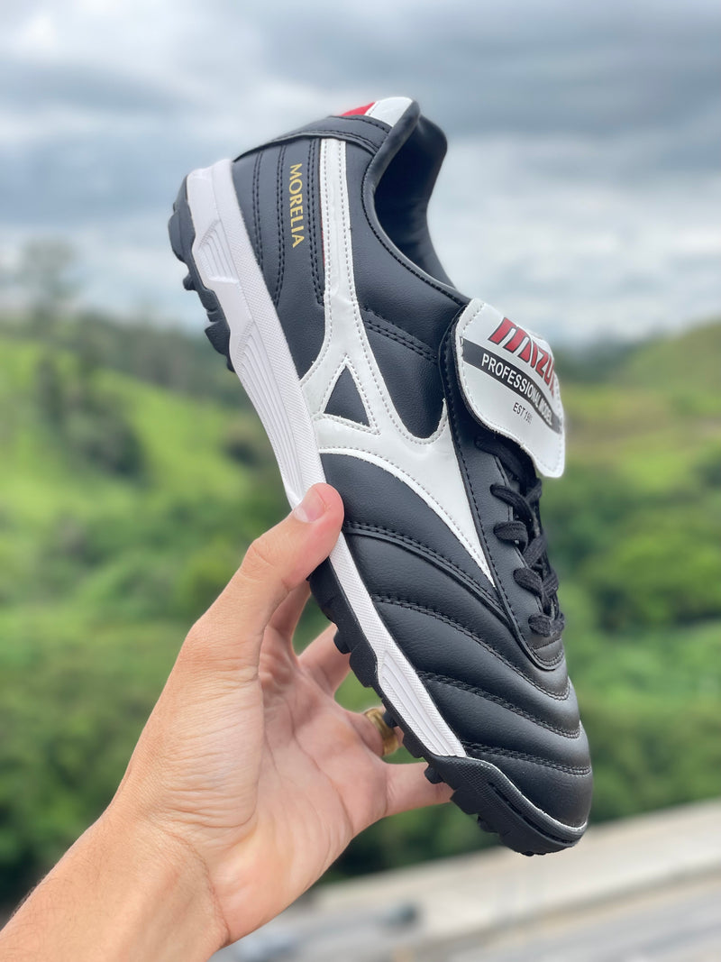 CHUTEIRA MIZUNO MORELIA II SOCIETY - PRETA E BRANCA (PRONTA ENTREGA)