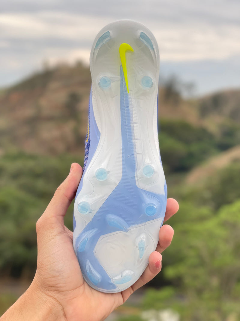 [PRONTA ENTREGA] CHUTEIRA NIKE PHANTOM 6 ELITE CAMPO "FEAR NOTHING" - BRANCA E AZUL