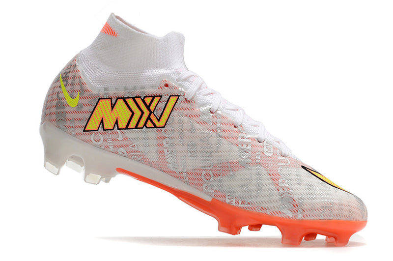 CHUTEIRA NIKE AIR ZOOM MERCURIAL SUPERFLY 9 ELITE CAMPO "XXV" - BRANCA E LARANJA