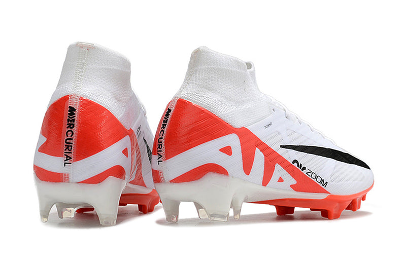 CHUTEIRA NIKE AIR ZOOM MERCURIAL SUPERFLY 9 ELITE CAMPO "READY" - BRANCA E VERMELHA