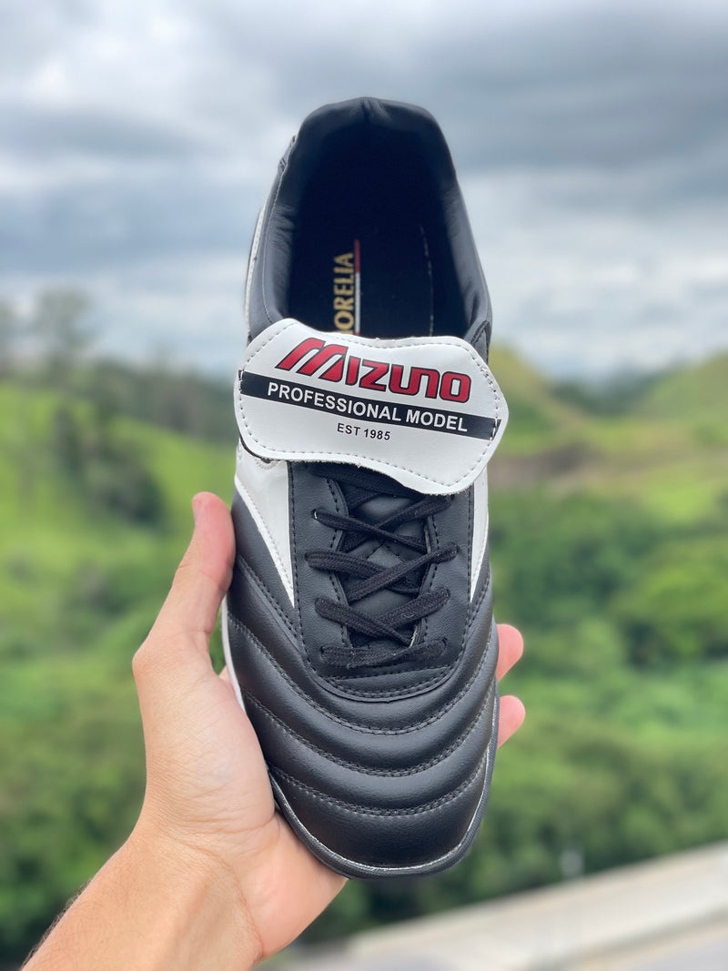CHUTEIRA MIZUNO MORELIA II SOCIETY - PRETA E BRANCA (PRONTA ENTREGA)