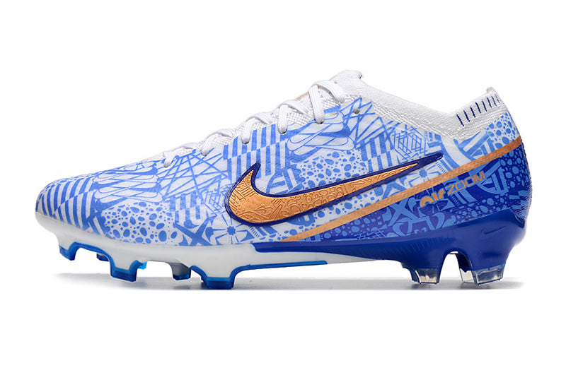 CHUTEIRA NIKE AIR ZOOM MERCURIAL VAPOR 15 ELITE CAMPO "CR7" - BRANCA E AZUL
