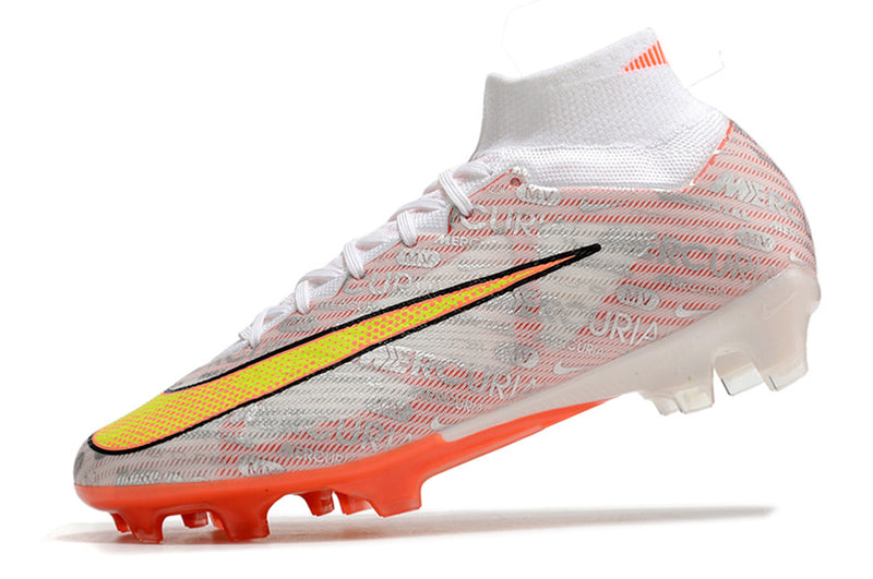 CHUTEIRA NIKE AIR ZOOM MERCURIAL SUPERFLY 9 ELITE CAMPO "XXV" - BRANCA E LARANJA