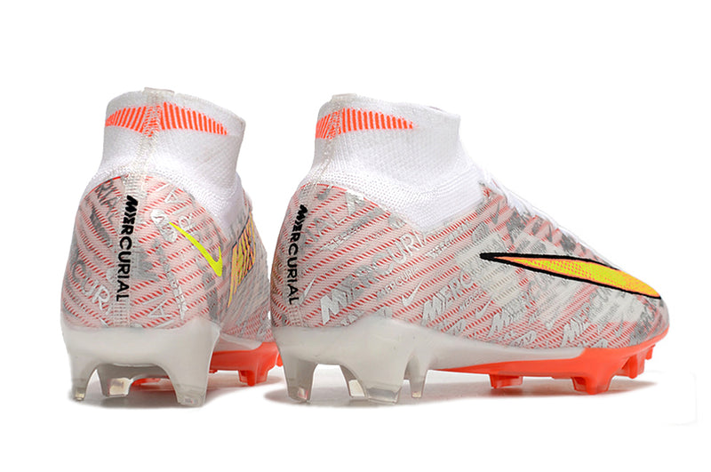 CHUTEIRA NIKE AIR ZOOM MERCURIAL SUPERFLY 9 ELITE CAMPO "XXV" - BRANCA E LARANJA