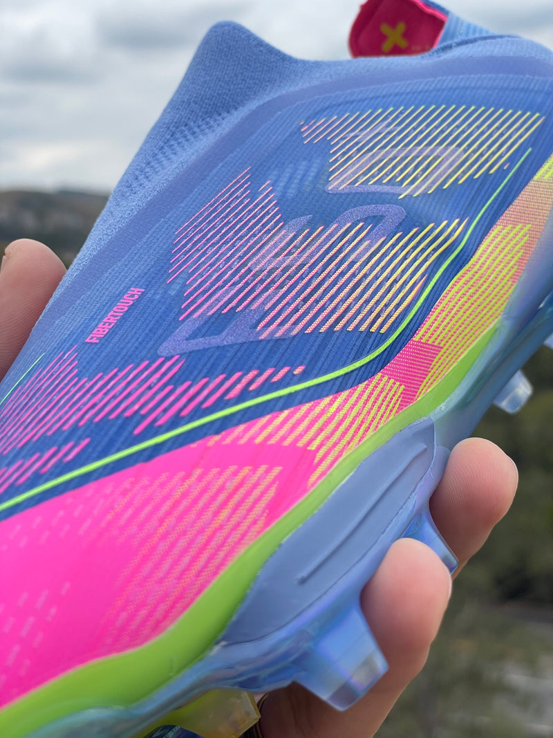 CHUTEIRA ADIDAS F50 LACELESS LIGHTSTRIKE PRO ELITE CAMPO - AZUL E COLORIDA (PRONTA ENTREGA)