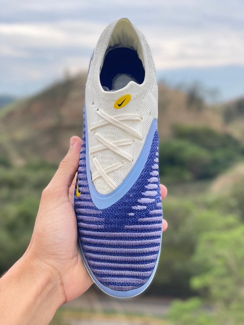 [PRONTA ENTREGA] CHUTEIRA NIKE PHANTOM 6 ELITE CAMPO "FEAR NOTHING" - BRANCA E AZUL