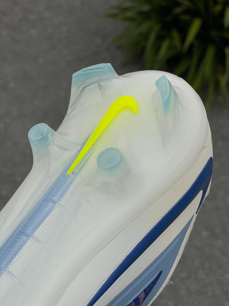 [PRONTA ENTREGA] CHUTEIRA NIKE PHANTOM 6 ELITE CAMPO "FEAR NOTHING" - BRANCA E AZUL