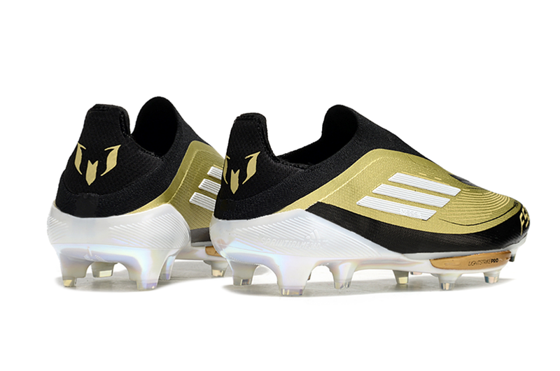 CHUTEIRA ADIDAS F50 LACELESS LIGHTSTRIKE PRO ELITE CAMPO "TRIUNFO DOURADO" – PRETA E DOURADA
