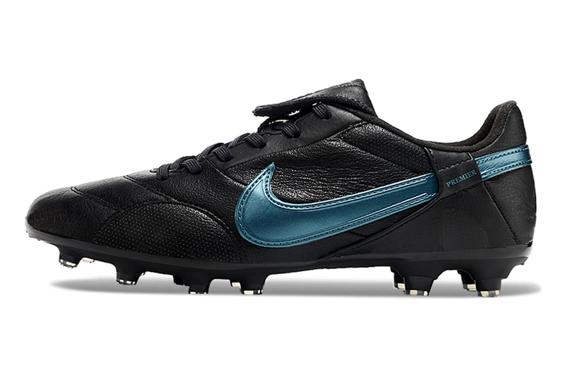 CHUTEIRA NIKE PREMIER III ELITE CAMPO - PRETA