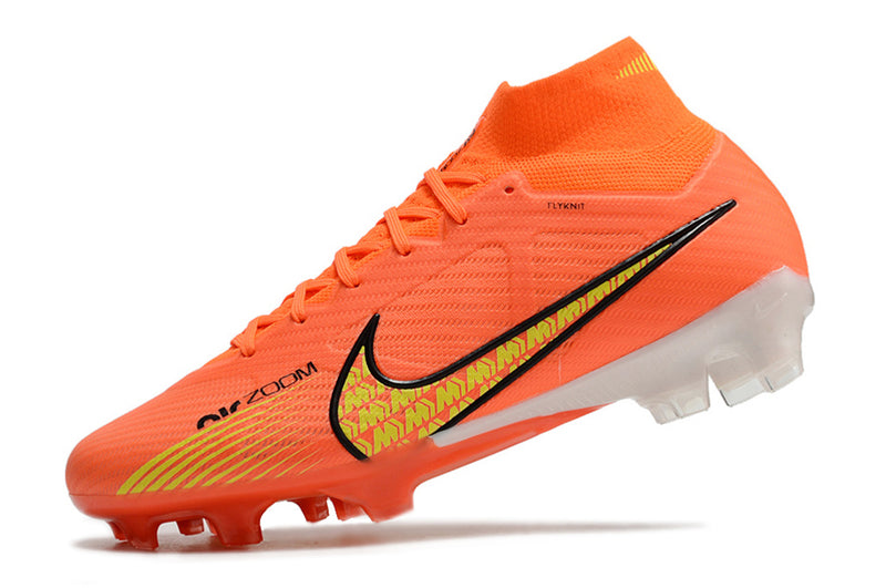 CHUTEIRA NIKE AIR ZOOM MERCURIAL SUPERFLY 9 ELITE CAMPO - LARANJA E AMARELA