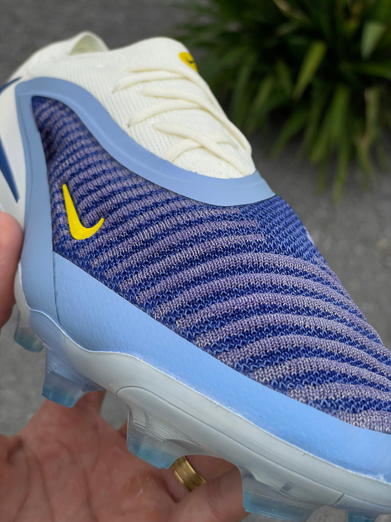 [PRONTA ENTREGA] CHUTEIRA NIKE PHANTOM 6 ELITE CAMPO "FEAR NOTHING" - BRANCA E AZUL