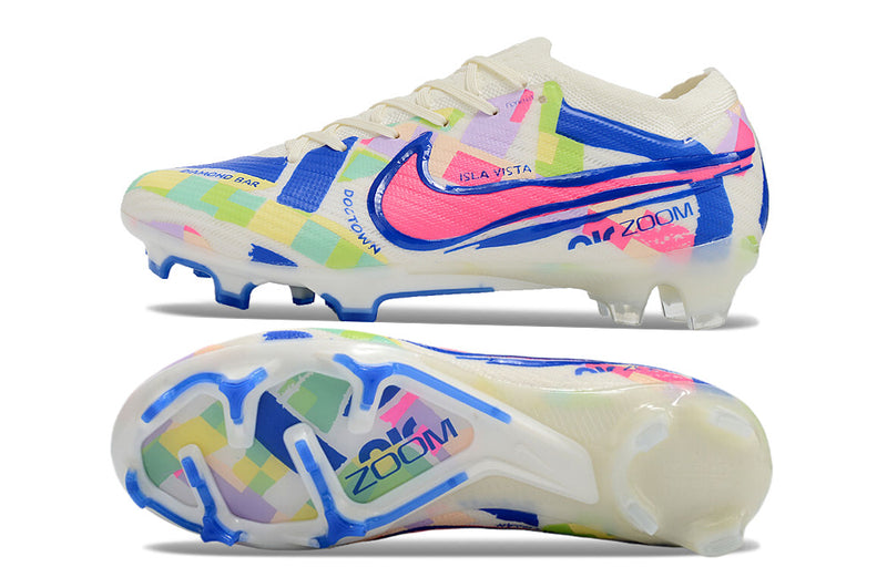 CHUTEIRA NIKE AIR ZOOM MERCURIAL VAPOR 15 ELITE CAMPO "SOCAL" - BRANCA E COLORIDA