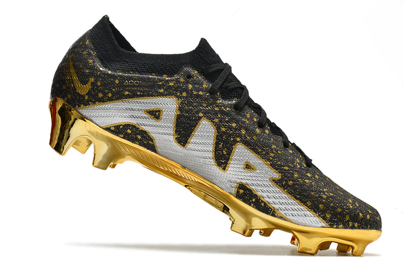 CHUTEIRA NIKE AIR ZOOM MERCURIAL VAPOR 15 ELITE CAMPO - PRETA E DOURADO