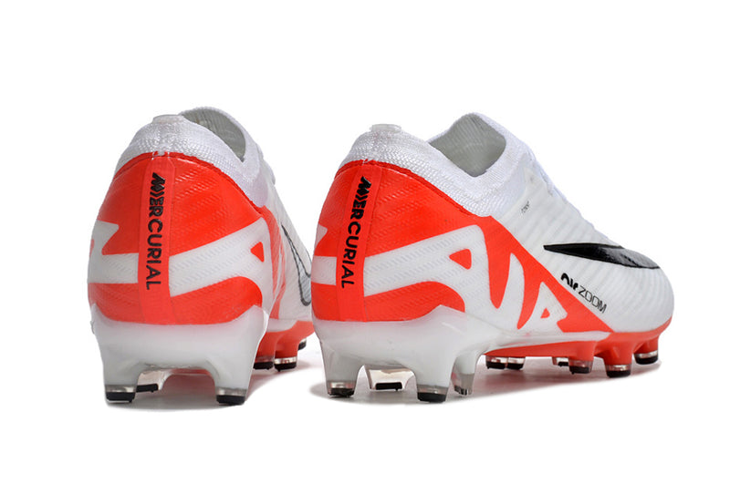 CHUTEIRA NIKE AIR ZOOM MERCURIAL VAPOR 15 ELITE CAMPO (AG) "READY" - BRANCA E VERMELHA