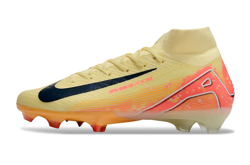 CHUTEIRA NIKE AIR ZOOM MERCURIAL SUPERFLY 10 ELITE CAMPO "MBAPPÉ" - AMARELA E LARANJA