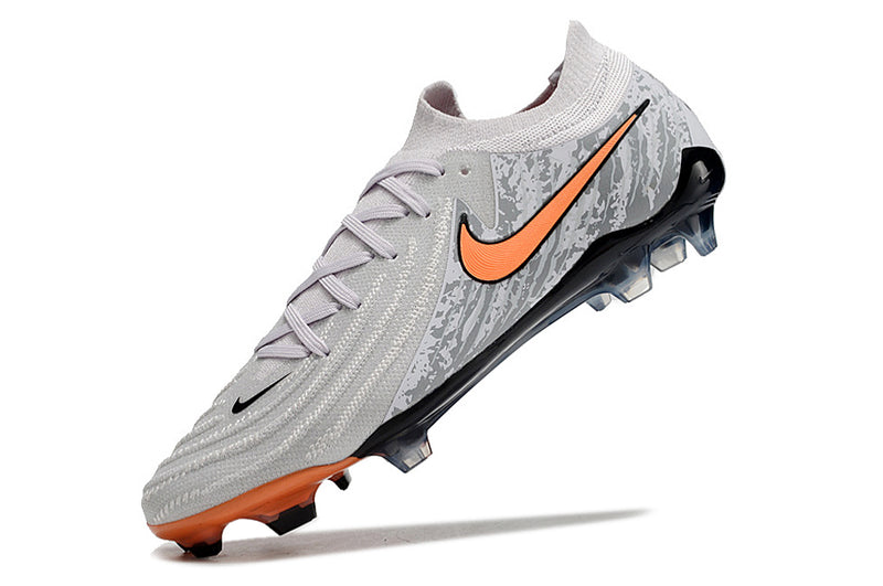 CHUTEIRA NIKE PHANTOM GX II ELITE CAMPO - BRANCA
