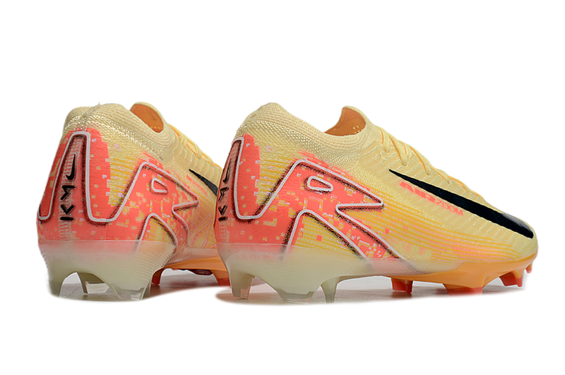 CHUTEIRA NIKE AIR ZOOM MERCURIAL VAPOR 16 ELITE CAMPO "MBAPPÉ" - AMARELA E LARANJA
