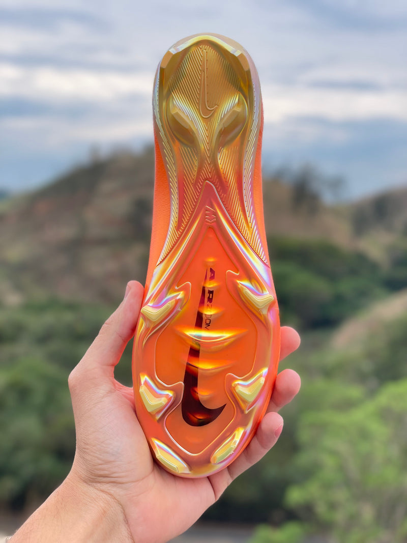 [PRONTA ENTREGA] CHUTEIRA NIKE AIR ZOOM MERCURIAL VAPOR 16 ELITE CAMPO - LARANJA E PRETA