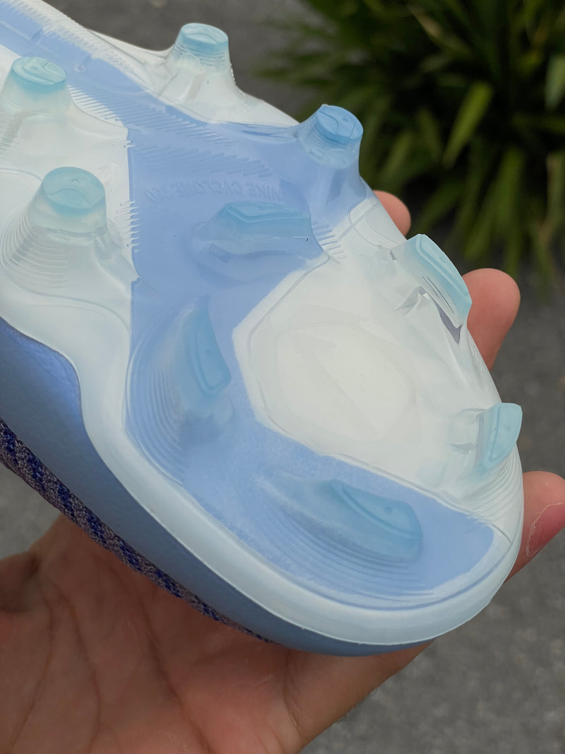 [PRONTA ENTREGA] CHUTEIRA NIKE PHANTOM 6 ELITE CAMPO "FEAR NOTHING" - BRANCA E AZUL