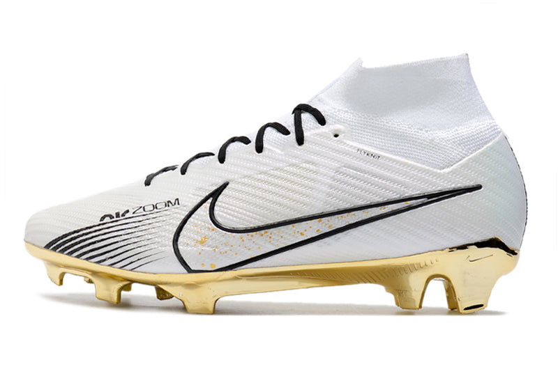 CHUTEIRA NIKE AIR ZOOM MERCURIAL SUPERFLY 9 ELITE CAMPO - BRANCA E DOURADA