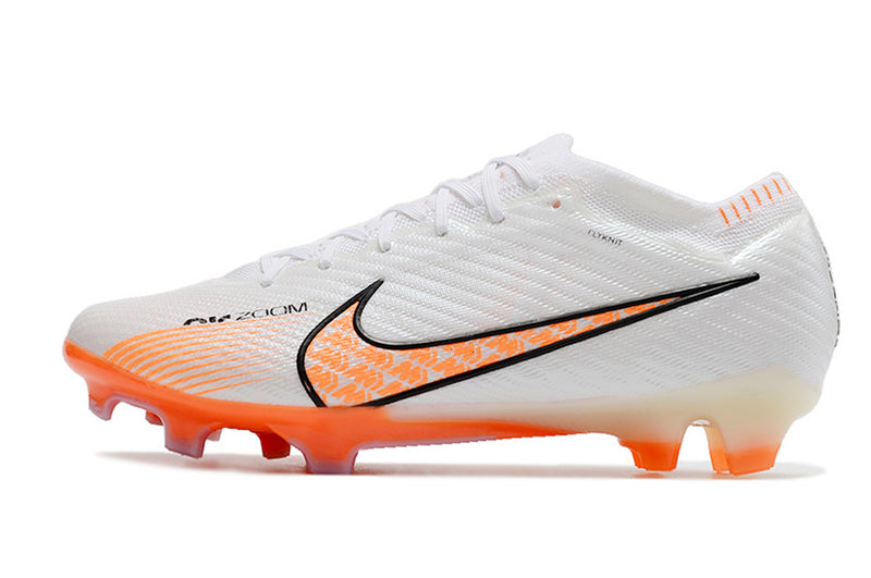 CHUTEIRA NIKE AIR ZOOM MERCURIAL VAPOR 15 ELITE CAMPO - BRANCA E LARANJA