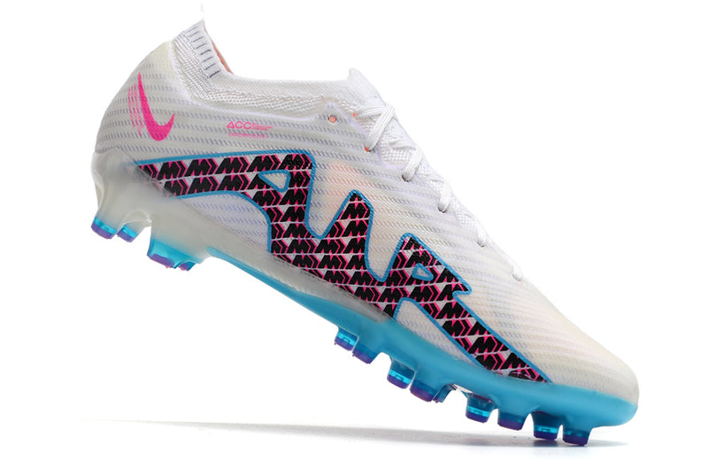 CHUTEIRA NIKE AIR ZOOM MERCURIAL VAPOR 15 ELITE CAMPO (AG) "BLAST PACK" - BRANCA E AZUL