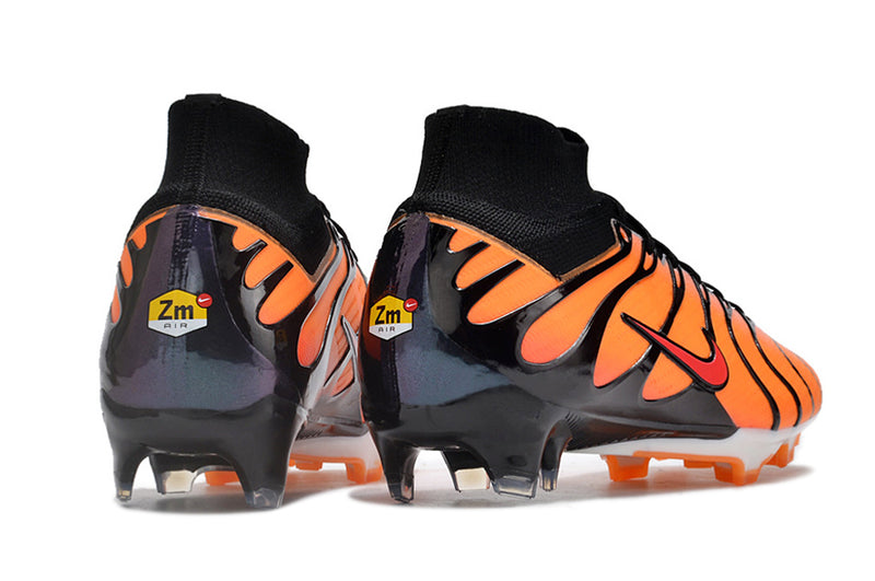 CHUTEIRA NIKE AIR ZOOM MERCURIAL SUPERFLY 9 ELITE CAMPO "AIR MAX TN" - LARANJA E PRETA